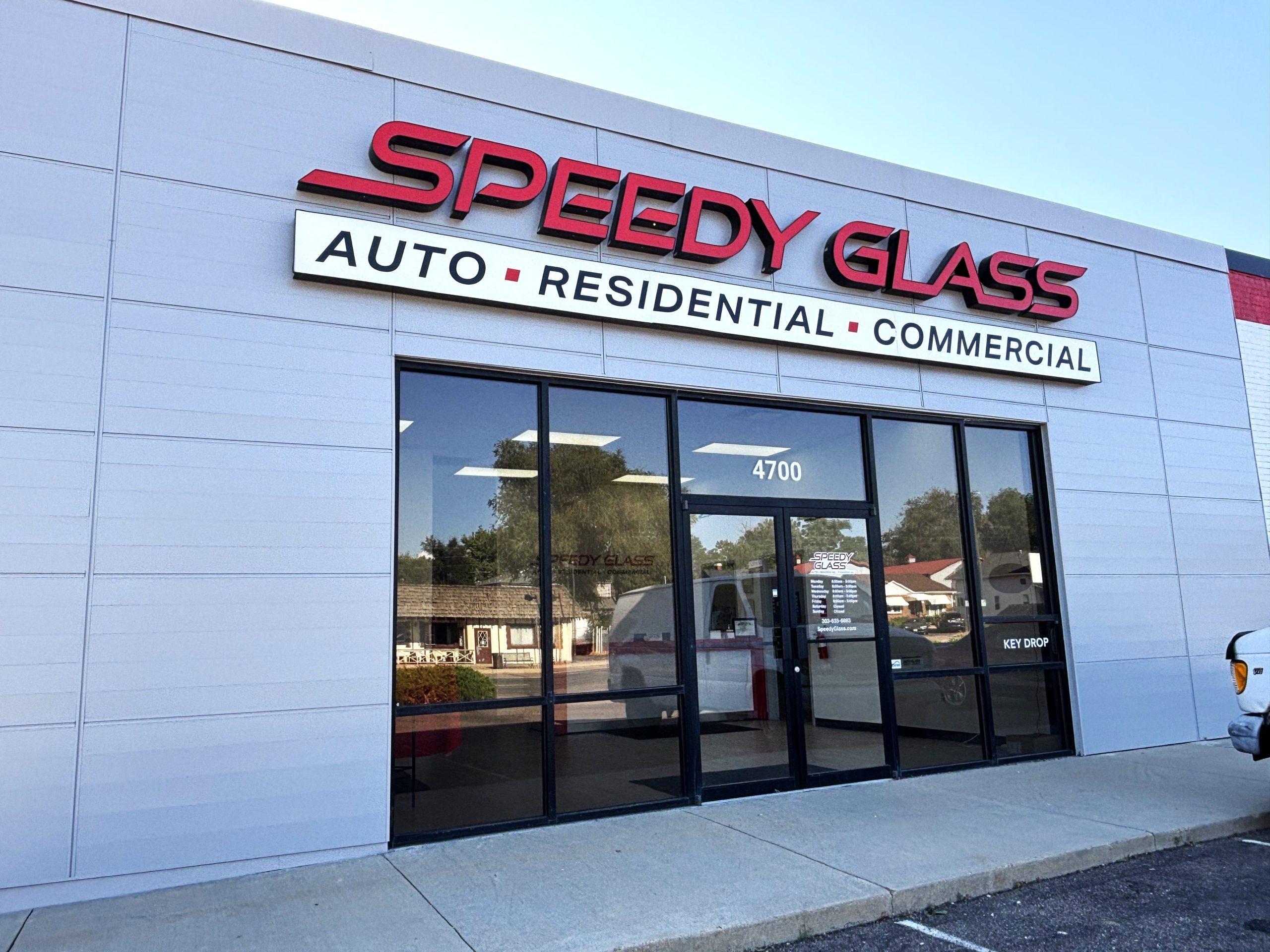 Pristine store front of Speedy Glass USA.